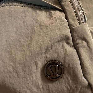 Lululemon fanny pack bag